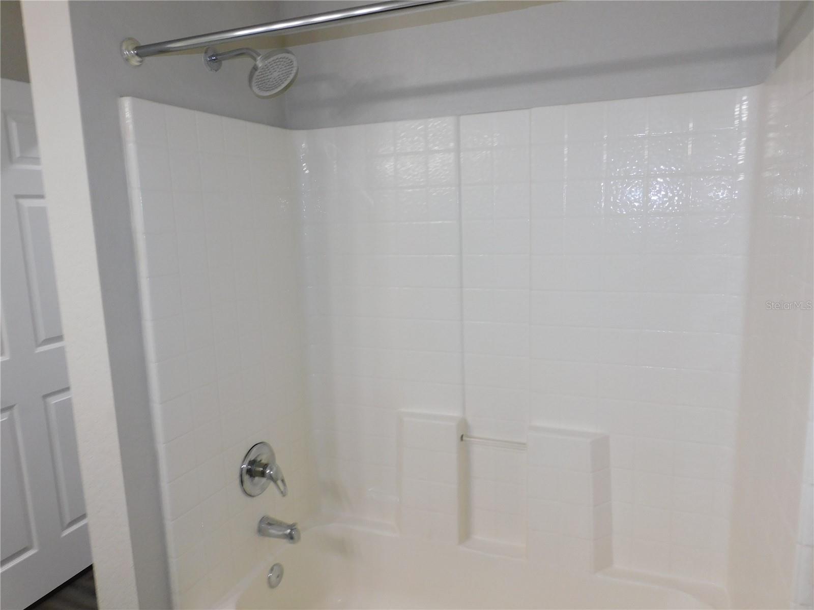 CRESCENT PLACE AT LAKE LOTUS CONDO - Residential