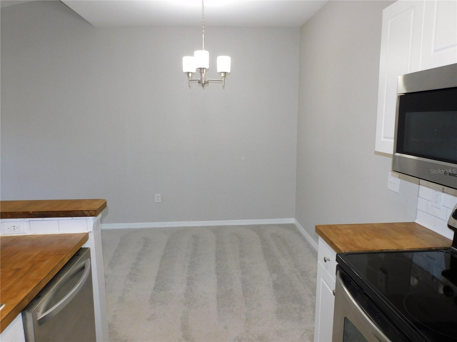 CRESCENT PLACE AT LAKE LOTUS CONDO - Residential