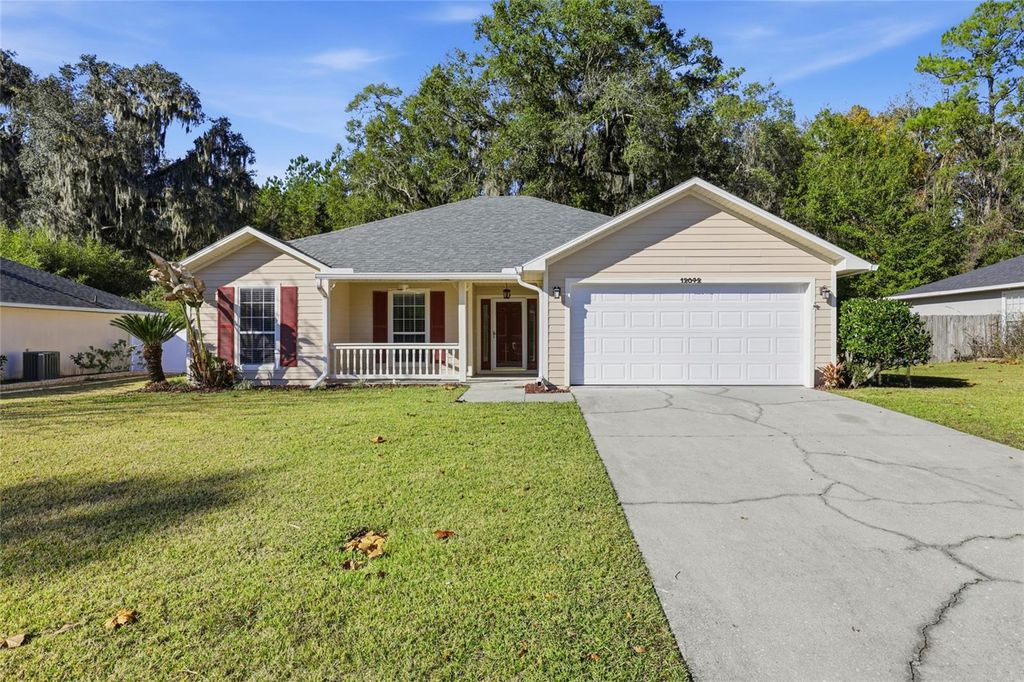 Photo of 12042 NW 74th Terrace, Alachua, FL 32615 (MLS # GC535999)