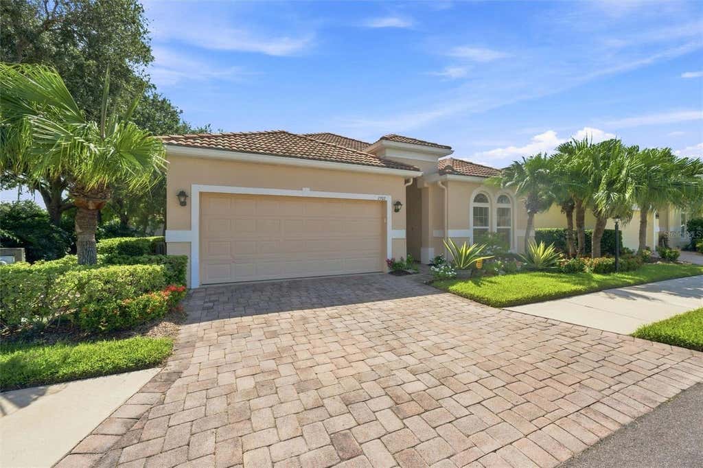 Photo of 7707 33rd Street E, Sarasota, FL 34243 (MLS # A4703322)