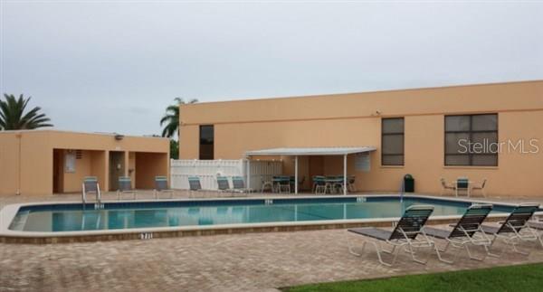 TOWNHOUSES OF LAKESIDE SOUTH - Residential Lease