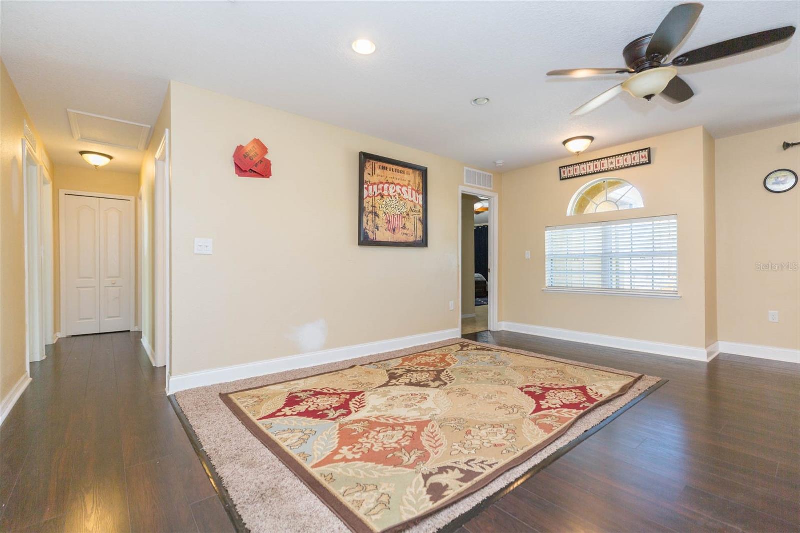 ABBEY GLEN I A-E - Residential