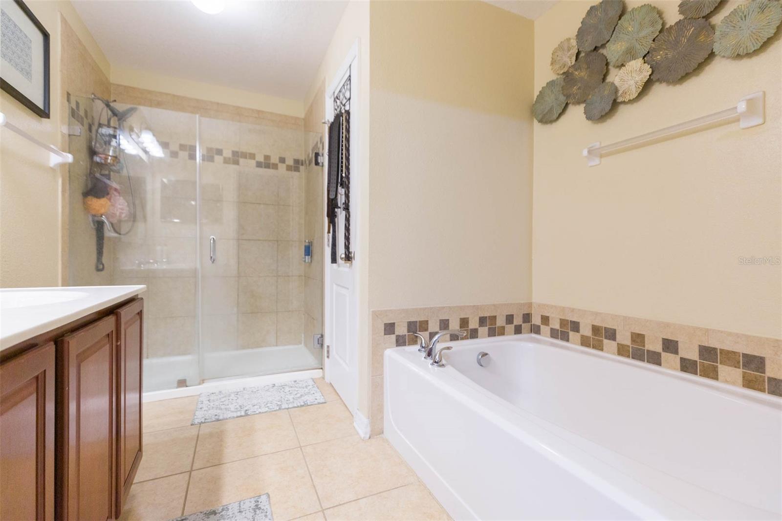 ABBEY GLEN I A-E - Residential