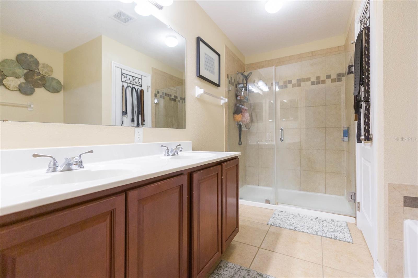 ABBEY GLEN I A-E - Residential