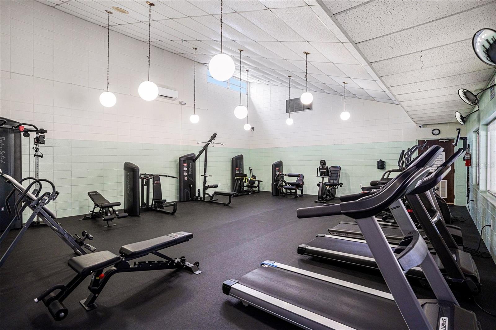 SEVILLE CONDO 8 - Residential