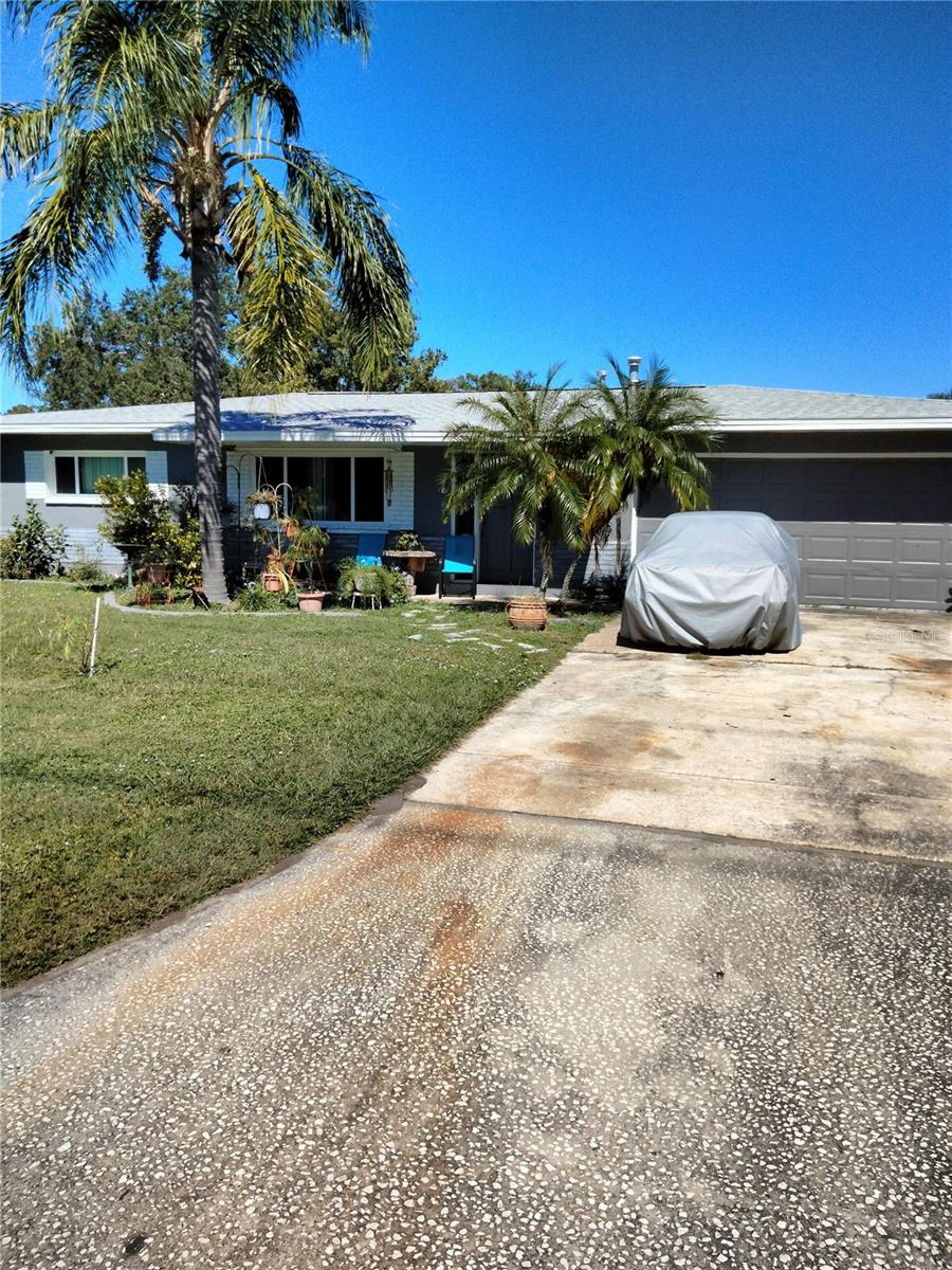Open House Saturday 11-3pm Today!!
Large Corner lot, Largo home centrally located in Pinellas County! Total square footage over 2000, 2 bedrooms, 2 bathrooms, double car garage, big laundry/utility room and Great family room easy backyard access, 0.22-acre property with new roof and Central AC/heat system! No Flood Insurance required and never hurricane damaged with high elevation! Great schools and amazing Eagle Park walking distance with trails, dog park & awesome playgrounds for Kids! Close to shopping centers, restaurants, easy access in Tampa Bay area to beaches!