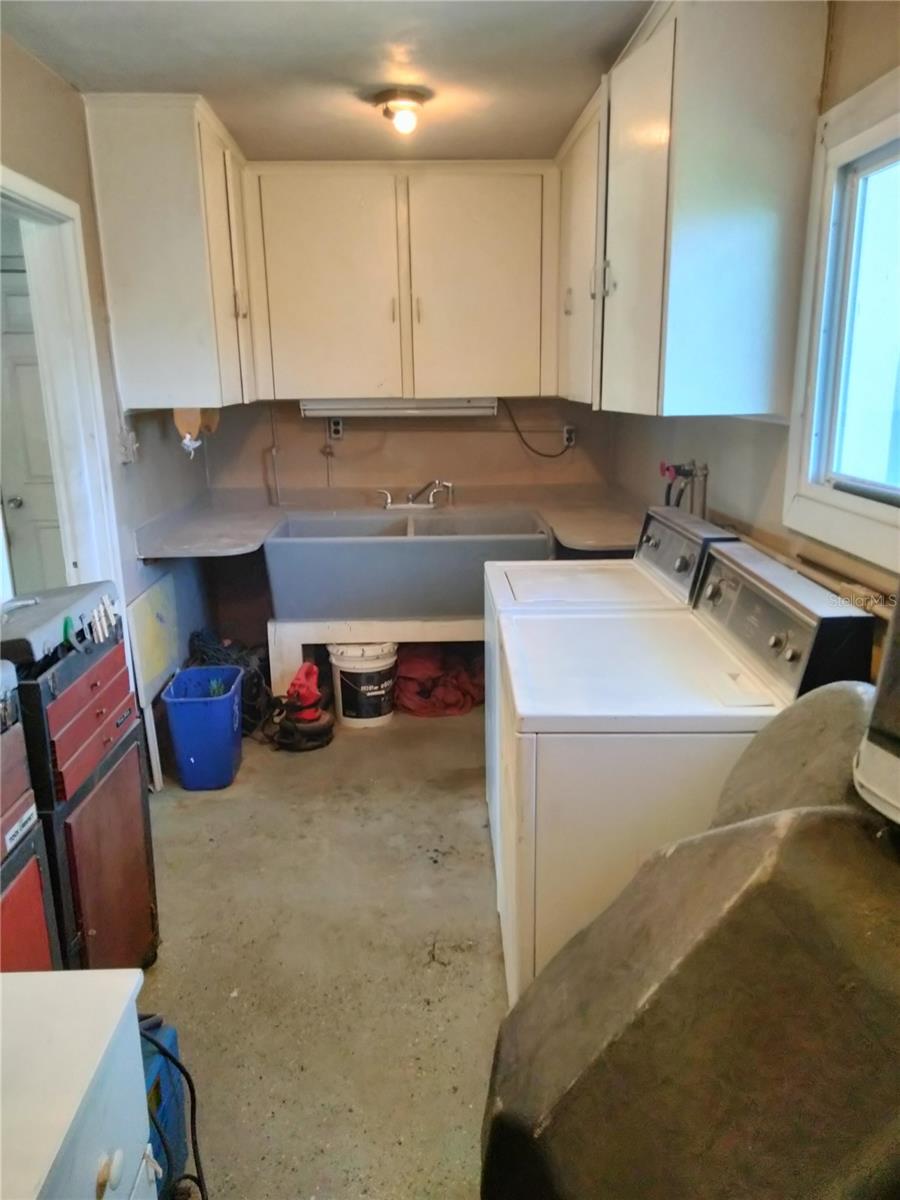 KEENE LAKE MANOR - Residential