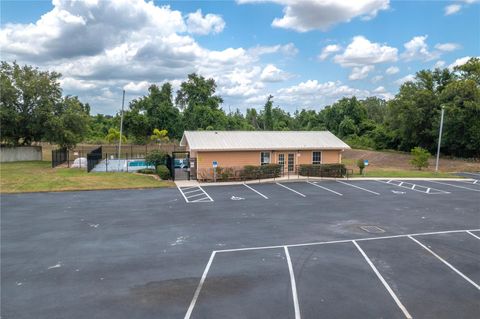 A home in WINTER HAVEN