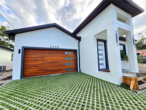 Photo of 2508 W Arch Street, Tampa, FL 33607 (MLS # TB8440116)