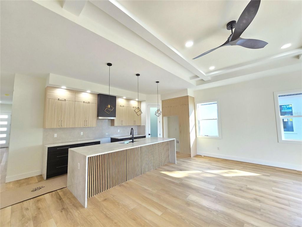 Photo of 2508 W Arch Street, Tampa, FL 33607 (MLS # TB8440116)