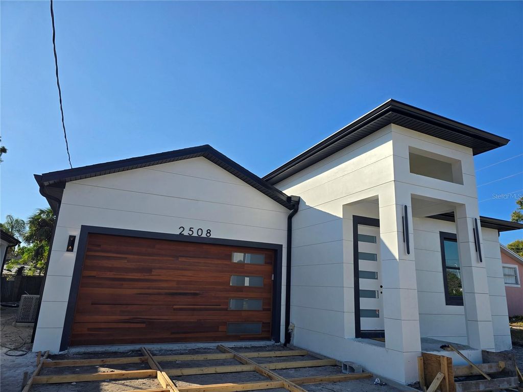 Photo of 2508 W Arch Street, Tampa, FL 33607 (MLS # TB8440116)