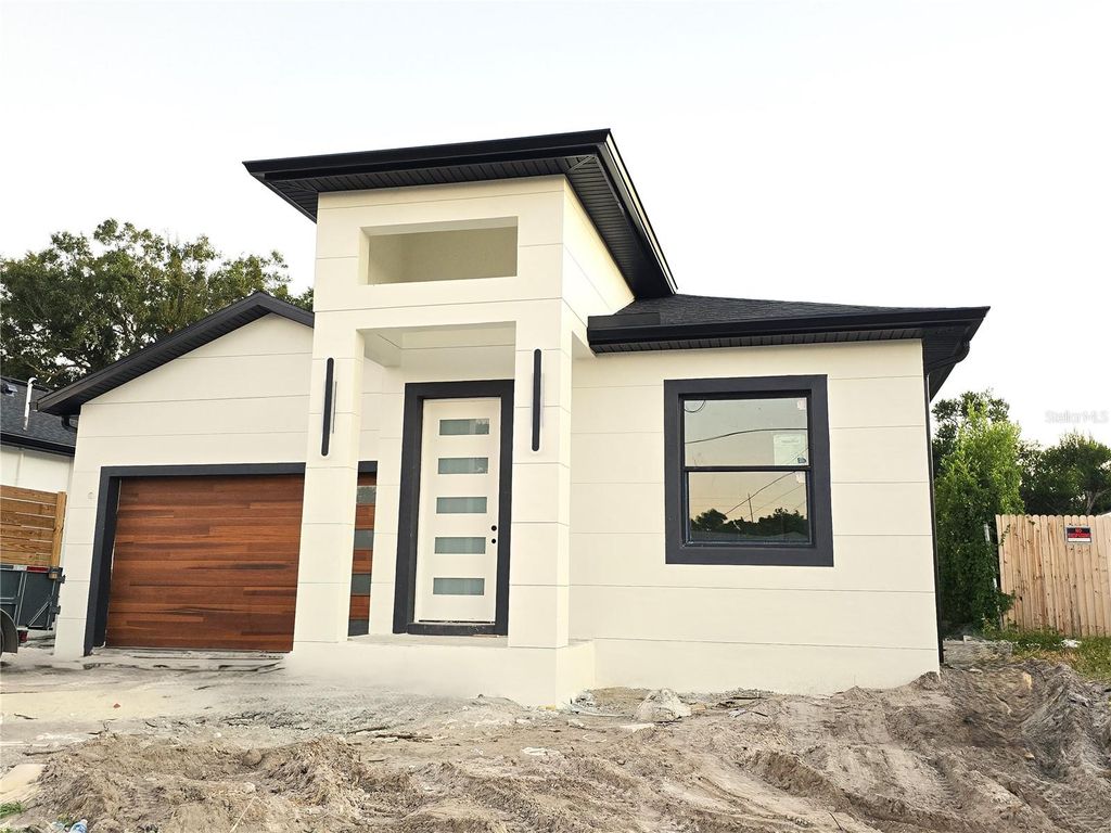Photo of 2508 W Arch Street, Tampa, FL 33607 (MLS # TB8440116)