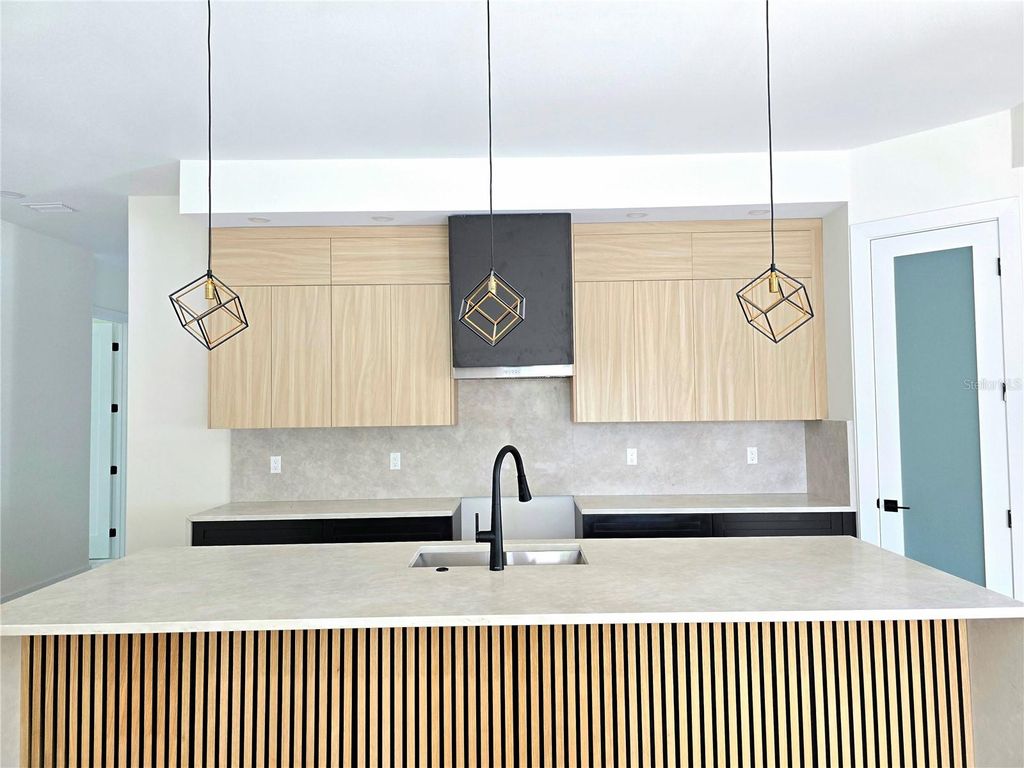 Photo of 2508 W Arch Street, Tampa, FL 33607 (MLS # TB8440116)