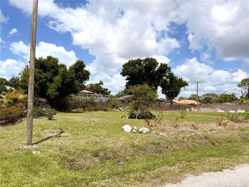 Photo of 340 Azalea Road, Venice, FL 34293 (MLS # N6143733)