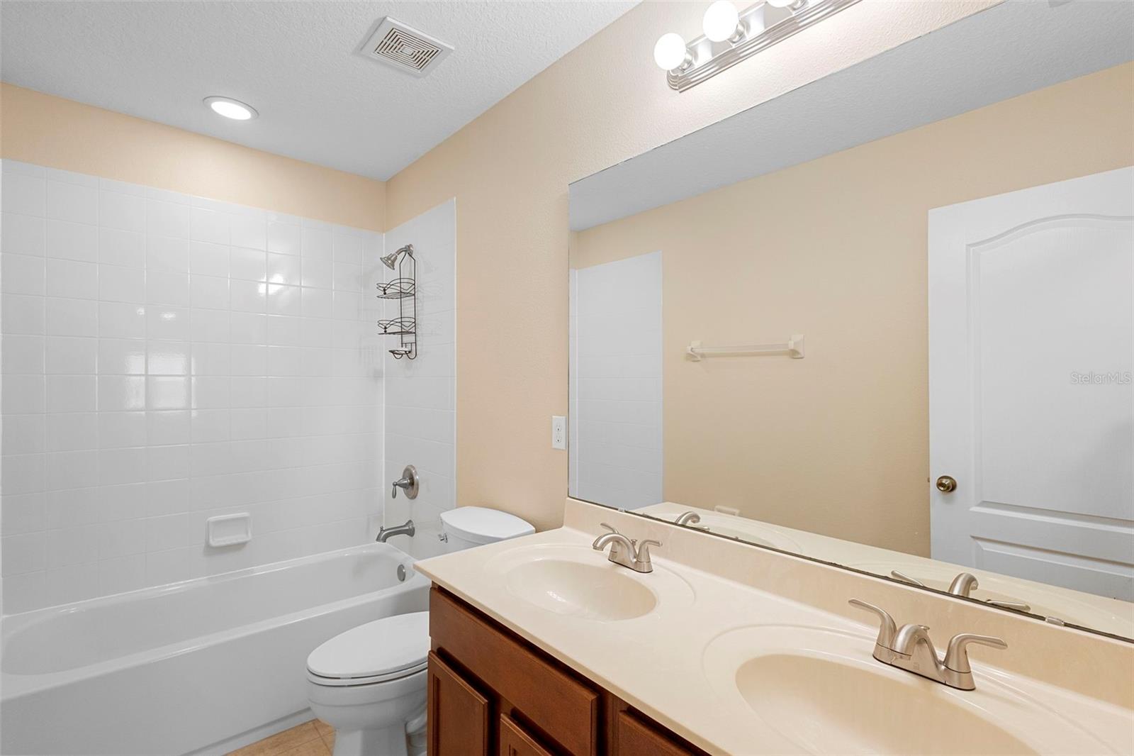 BROOKS LANDING - Residential Lease