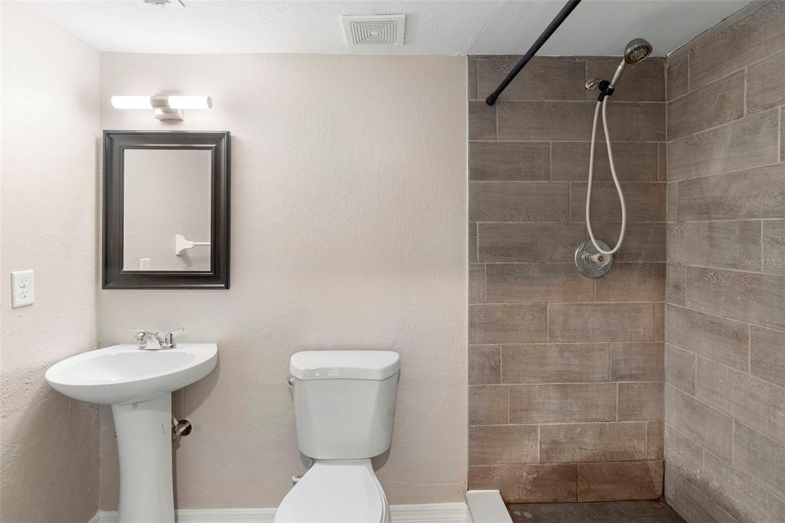 LIVE OAK FOREST - Residential