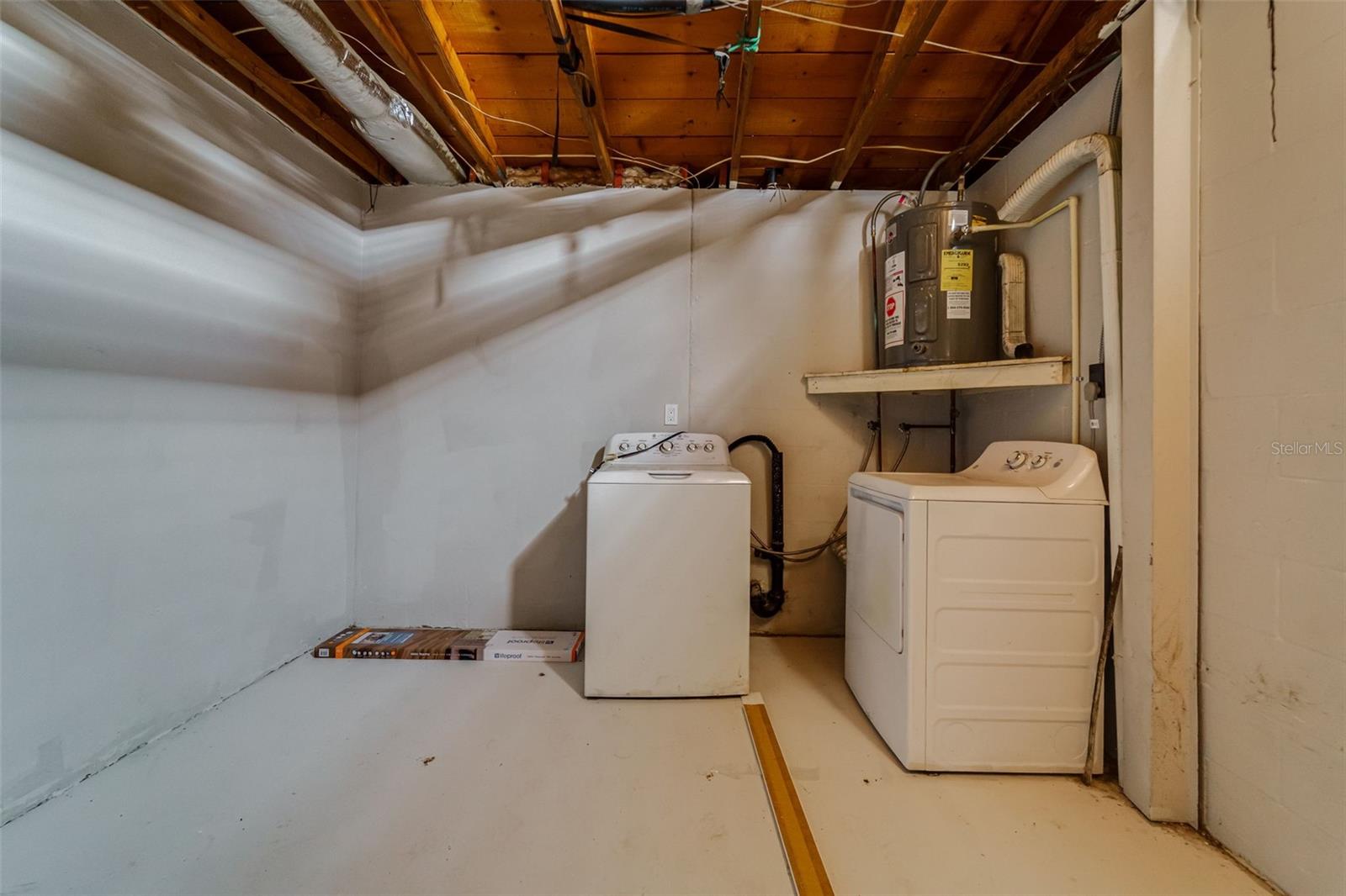 THE LAKES - Residential