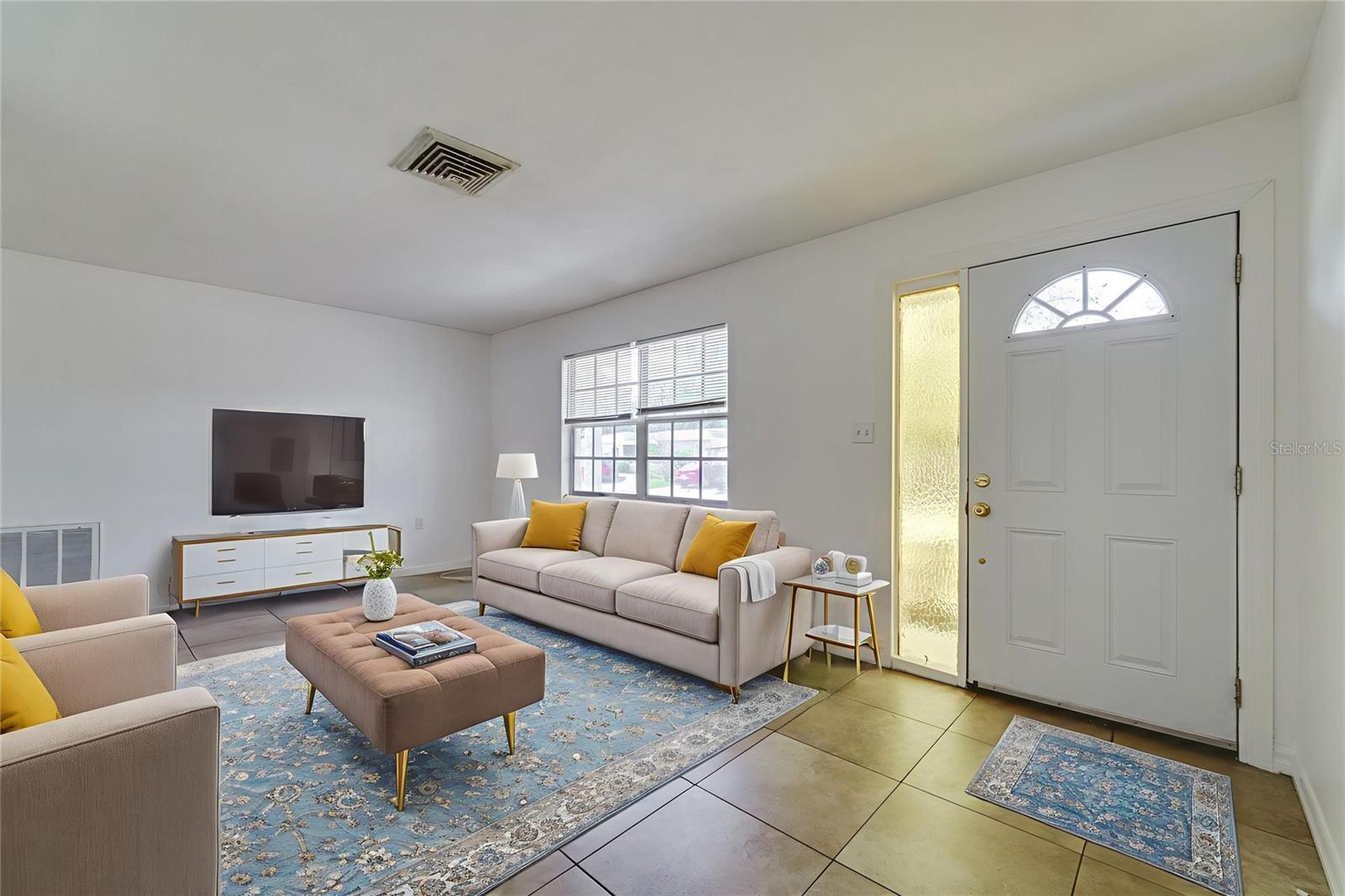 THE LAKES - Residential