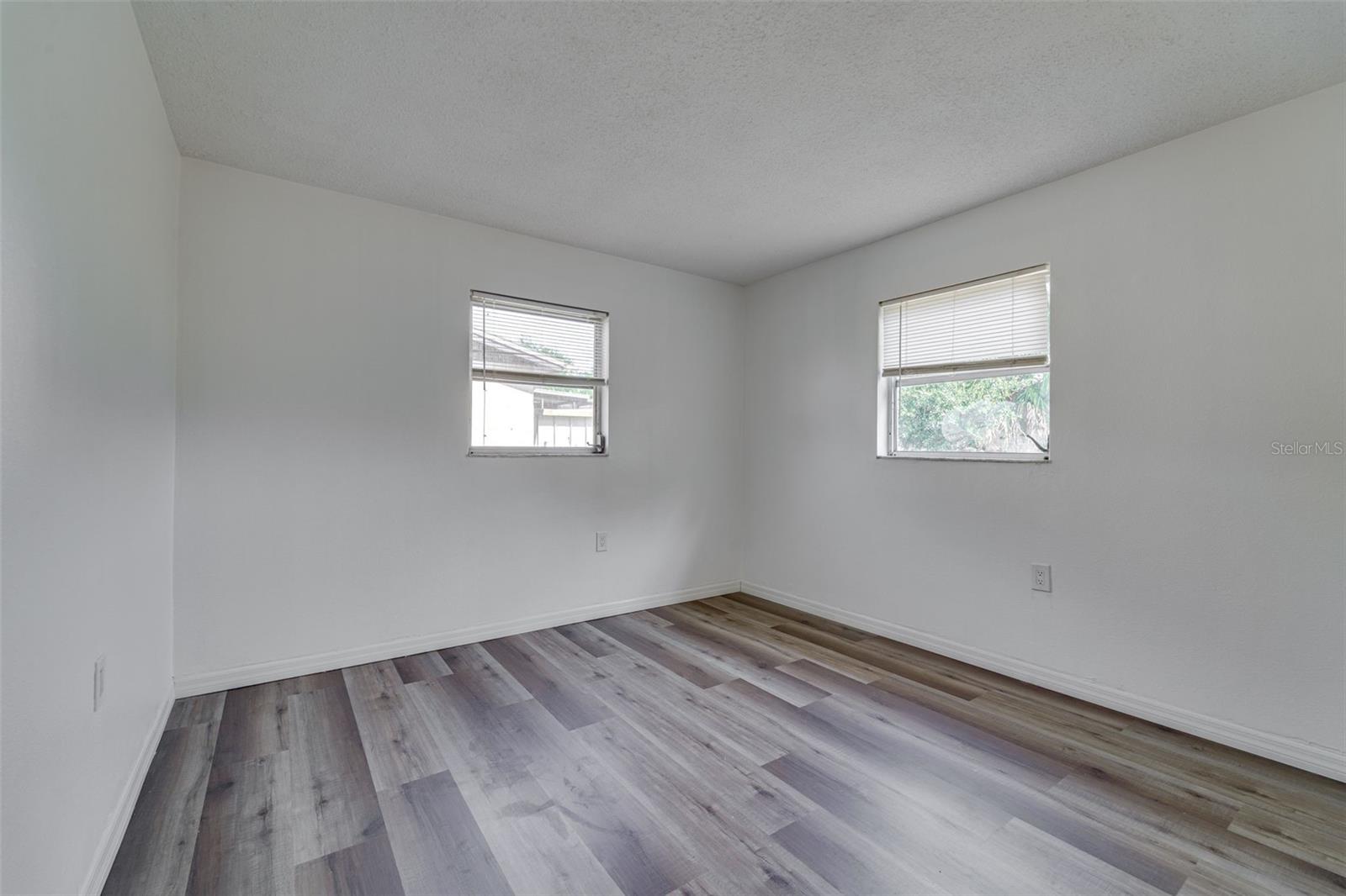 THE LAKES - Residential