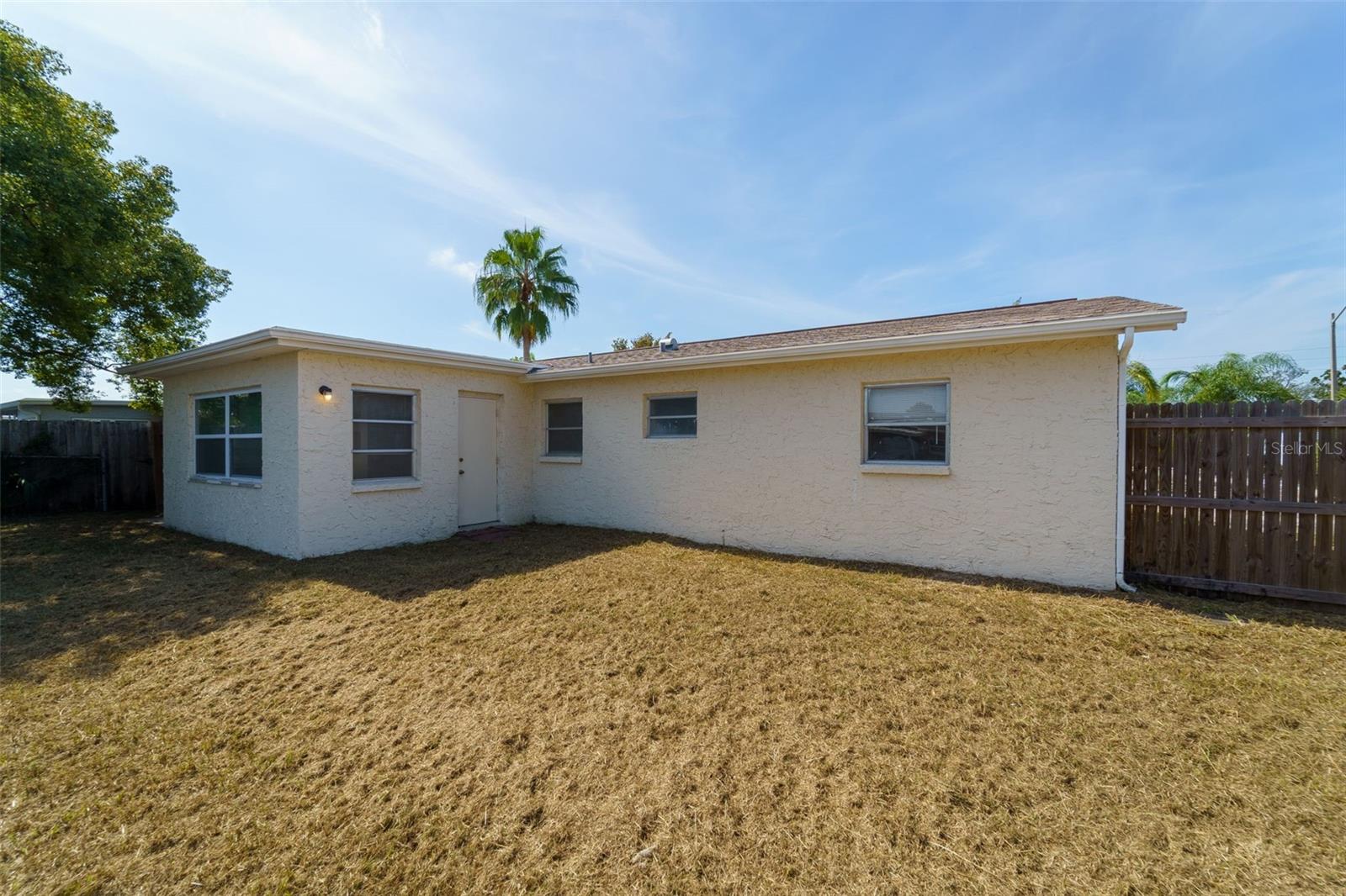 THE LAKES - Residential