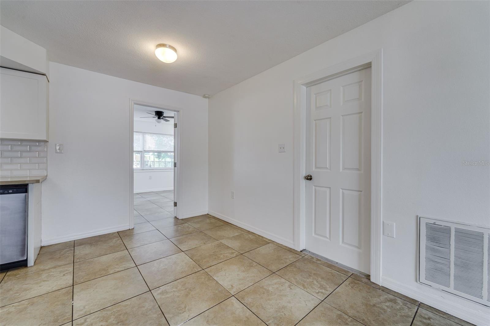 THE LAKES - Residential