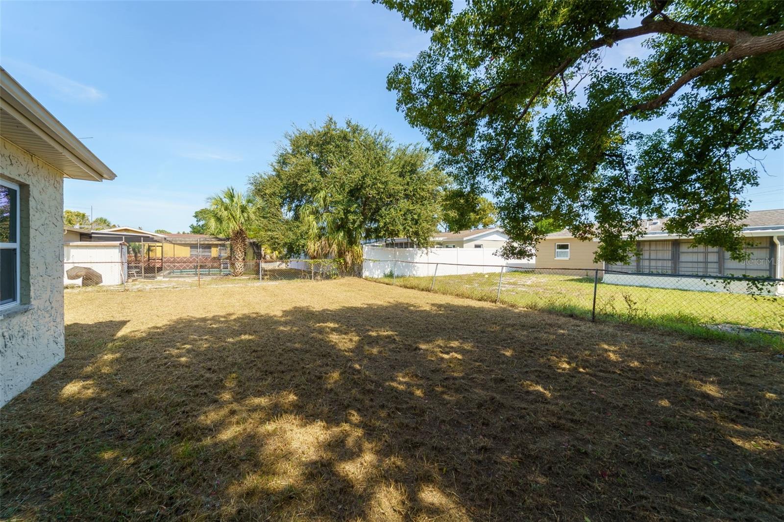 THE LAKES - Residential