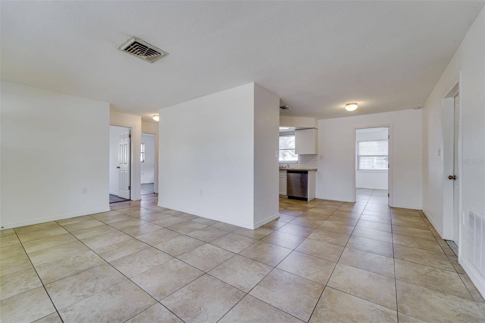 THE LAKES - Residential