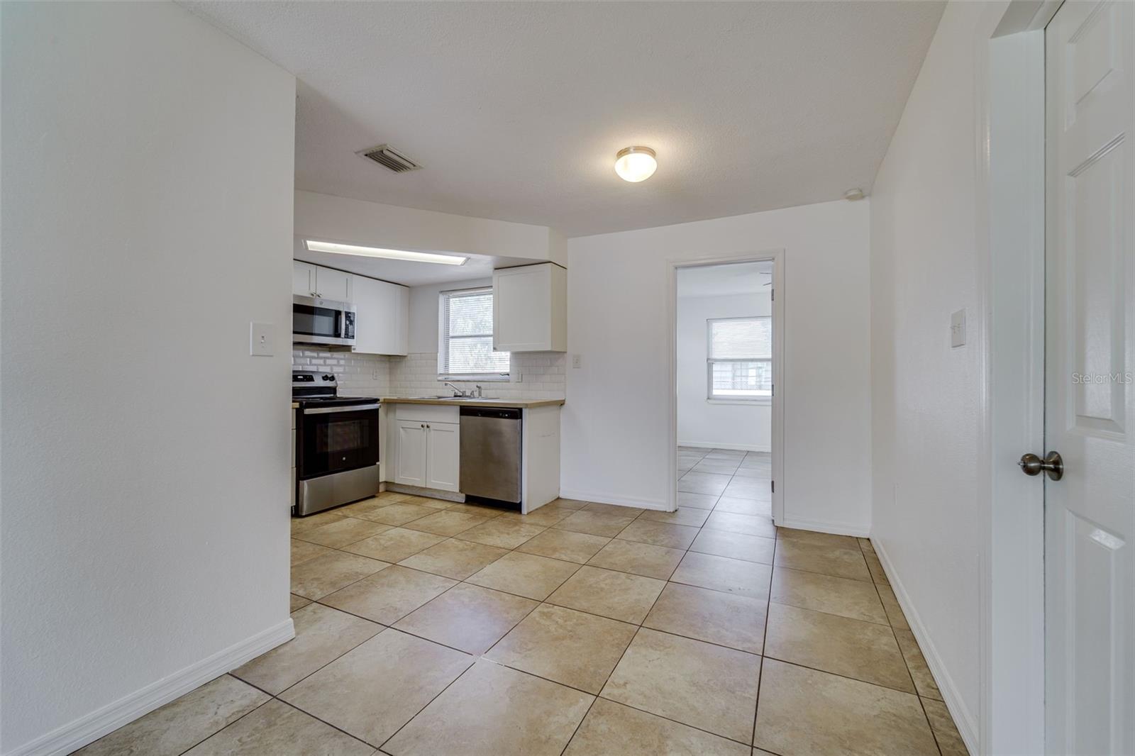 THE LAKES - Residential