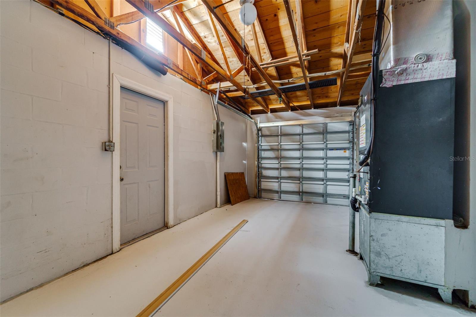 THE LAKES - Residential