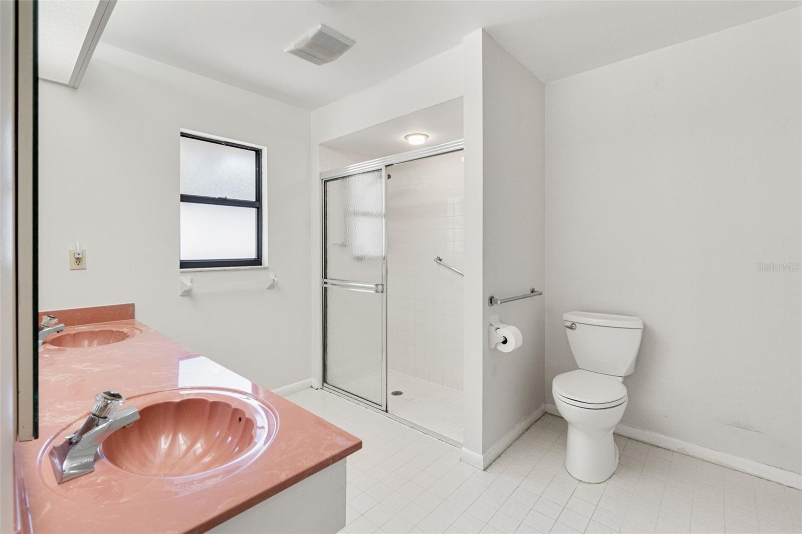CENTER GATE ESTATE VILL 4 - Residential