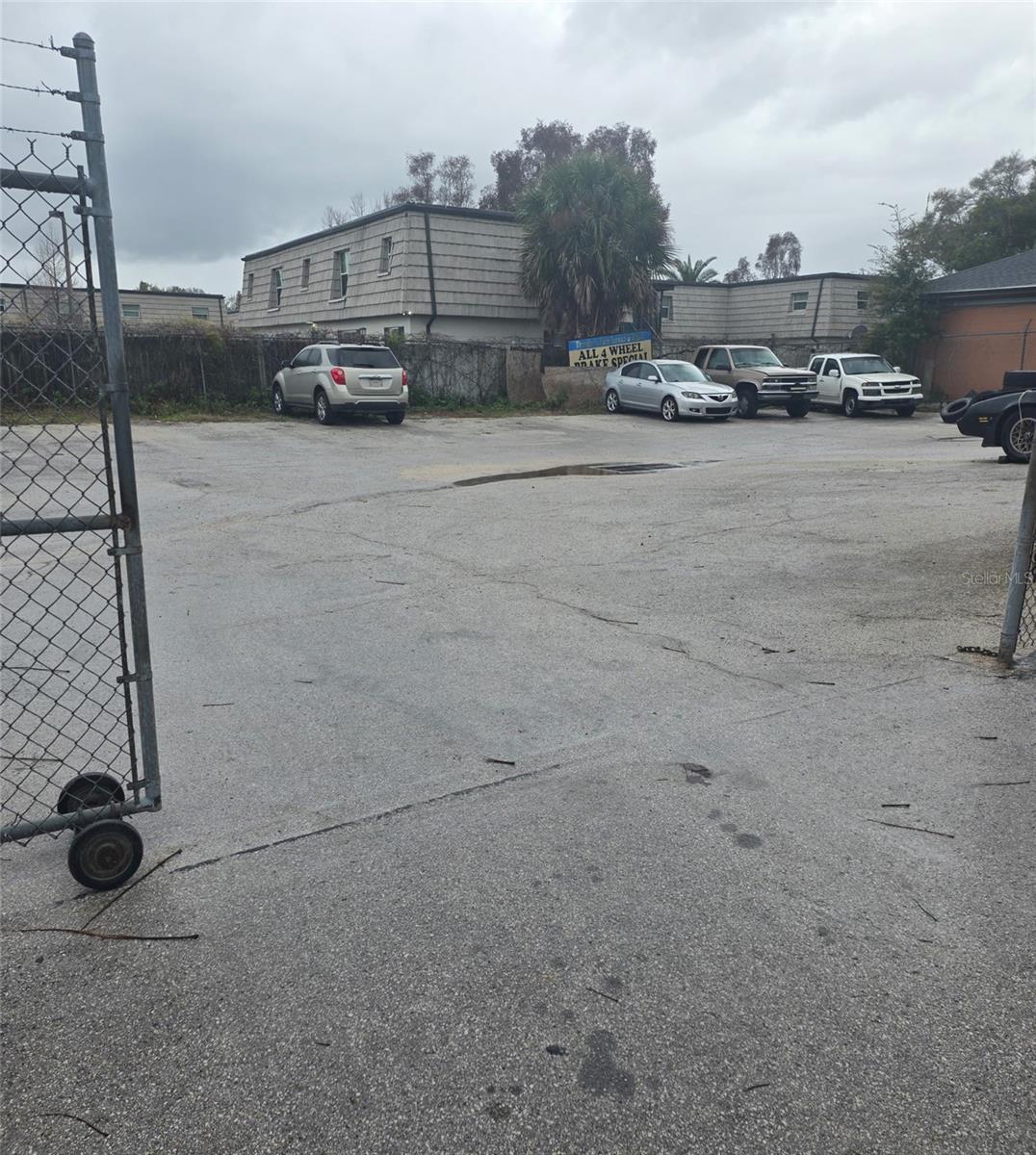 DOVER OAKS - Commercial Sale