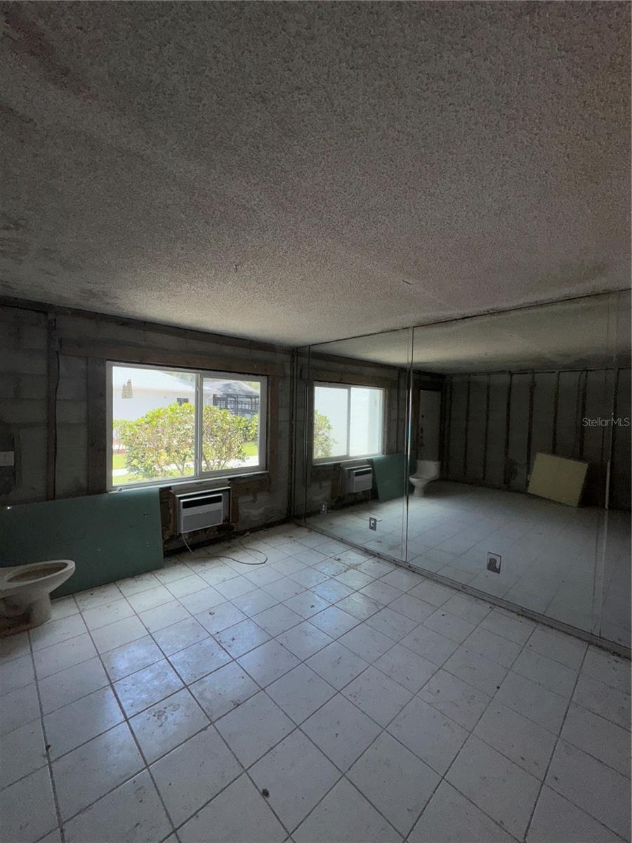 4129 DOLPHIN DRIVE 103