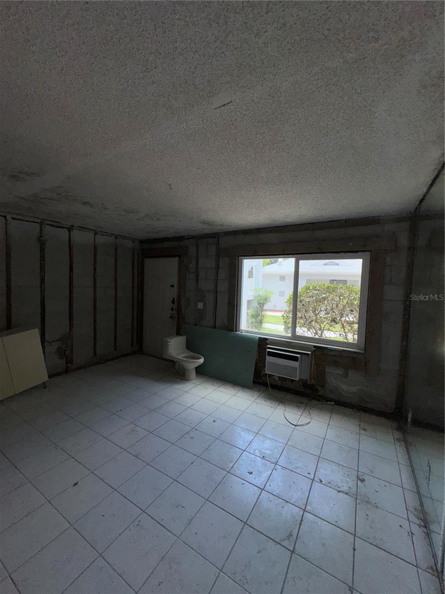4129 DOLPHIN DRIVE 103