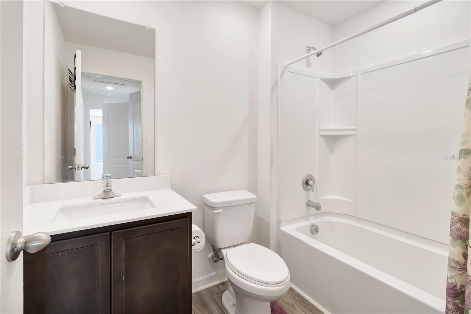 HAMLETS/TAVARES - Residential