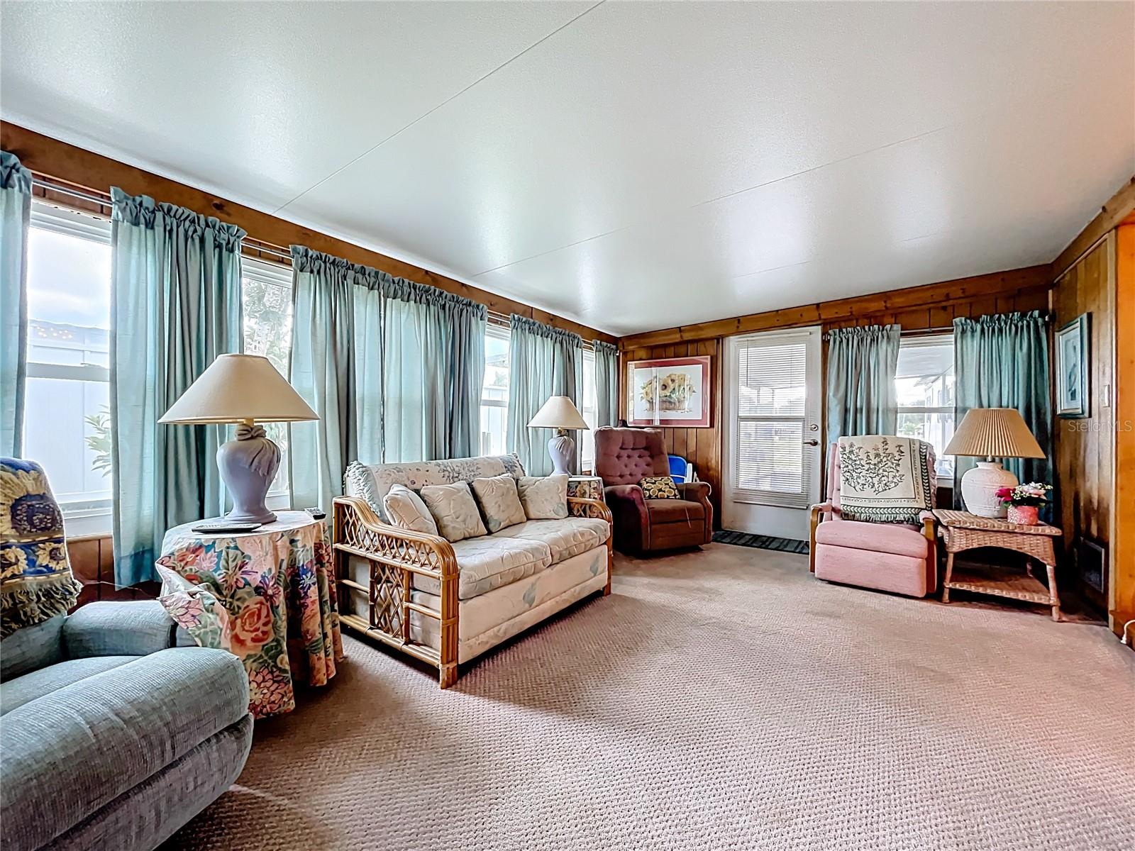 ASTATULA E LAKE HARRIS ESTATES ADD 05 - Residential