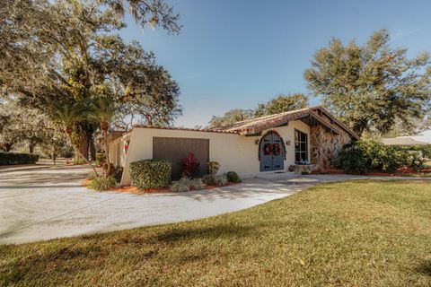 A home in LAKELAND