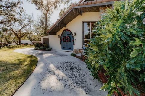 A home in LAKELAND