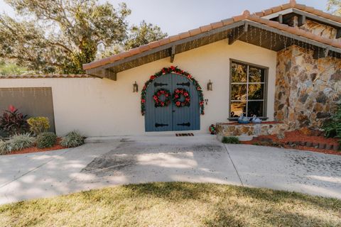 A home in LAKELAND