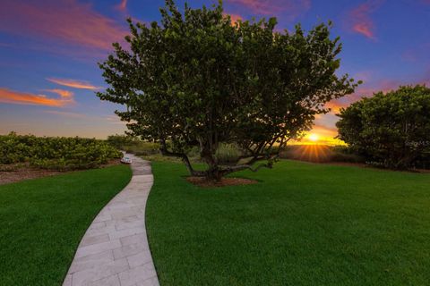 A home in LONGBOAT KEY