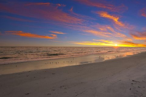 A home in LONGBOAT KEY