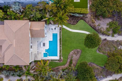 A home in LONGBOAT KEY