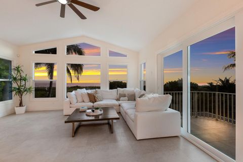 A home in LONGBOAT KEY