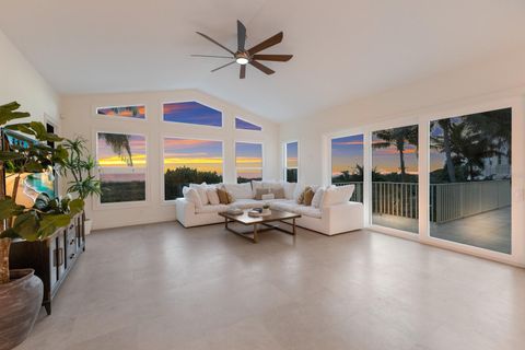 A home in LONGBOAT KEY