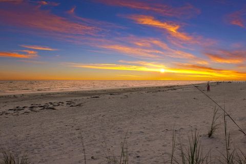 A home in LONGBOAT KEY