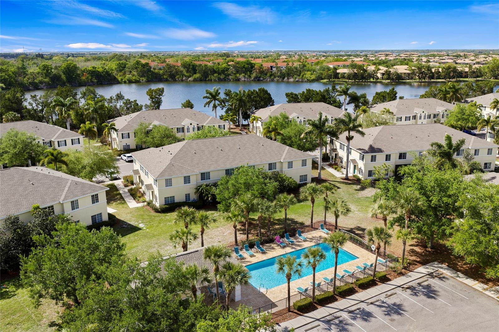 THE TWNHMS AT LIGHTHOUSE COVE I - Residential