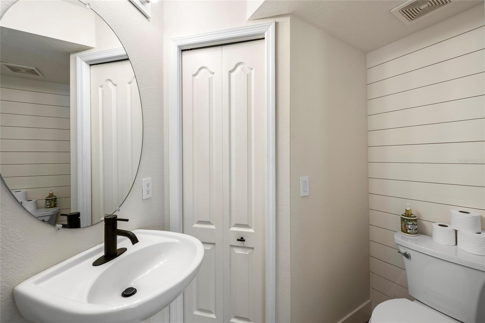 THE TWNHMS AT LIGHTHOUSE COVE I - Residential