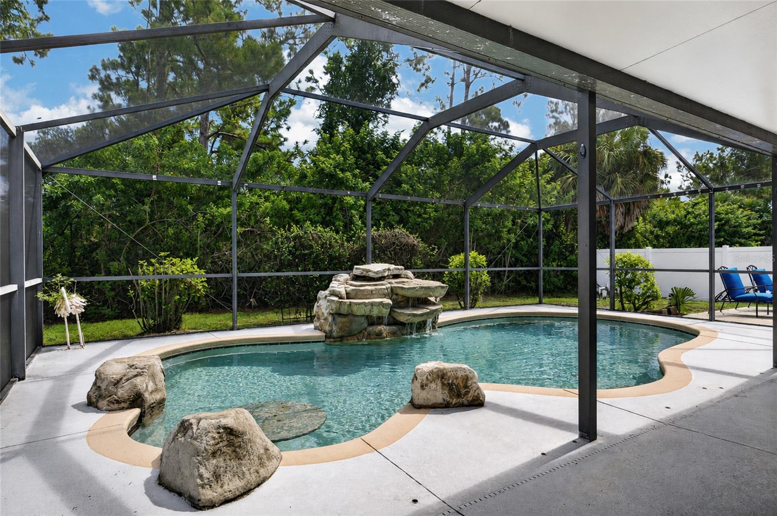 1406 WOODCREST LANE