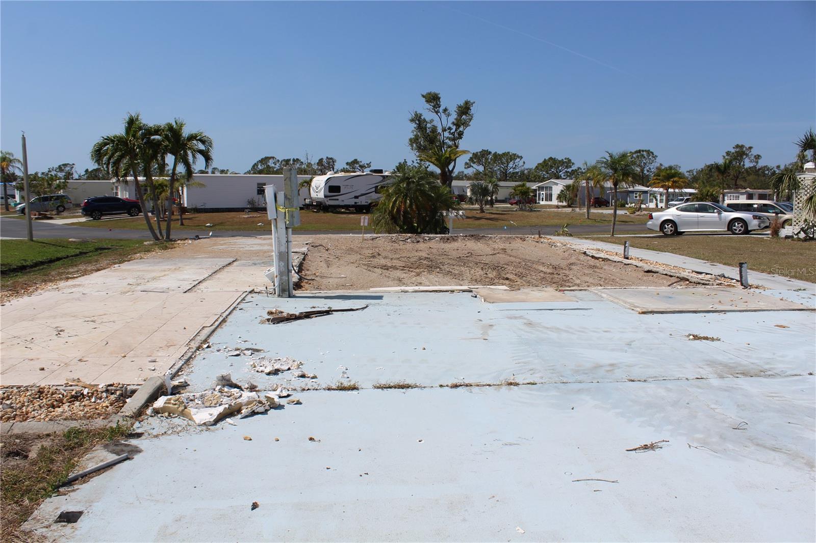 VILLAGE OF HOLIDAY LAKE - Land