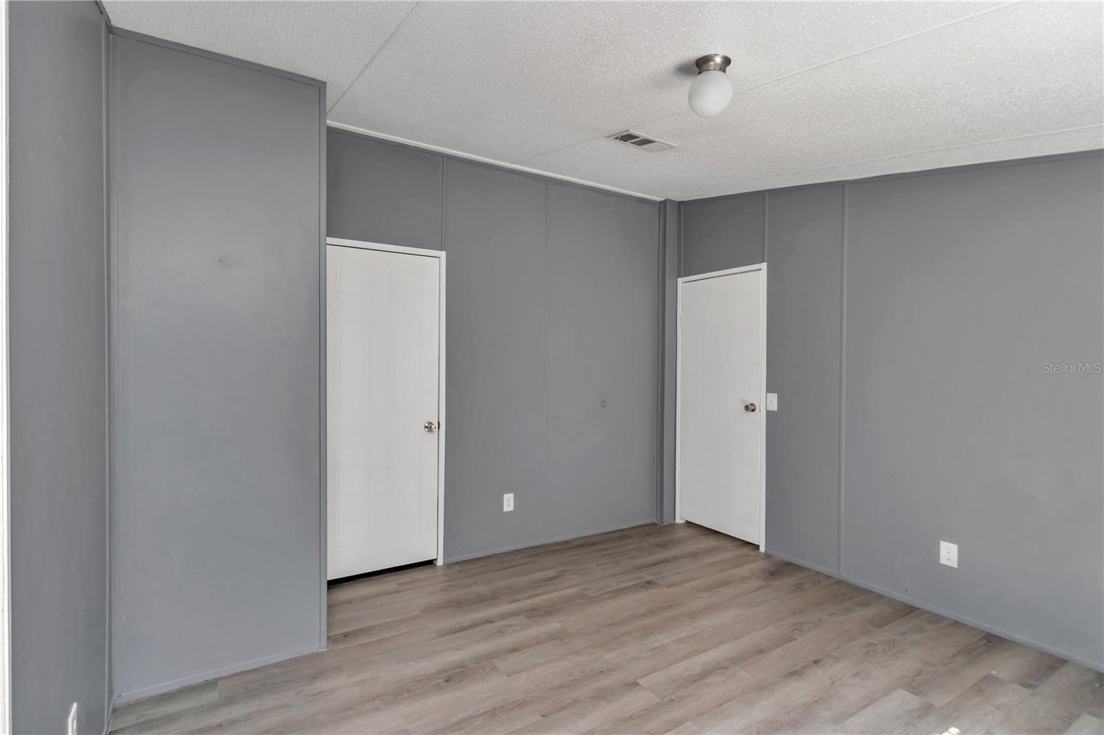 BRONSON HEIGHTS - Residential