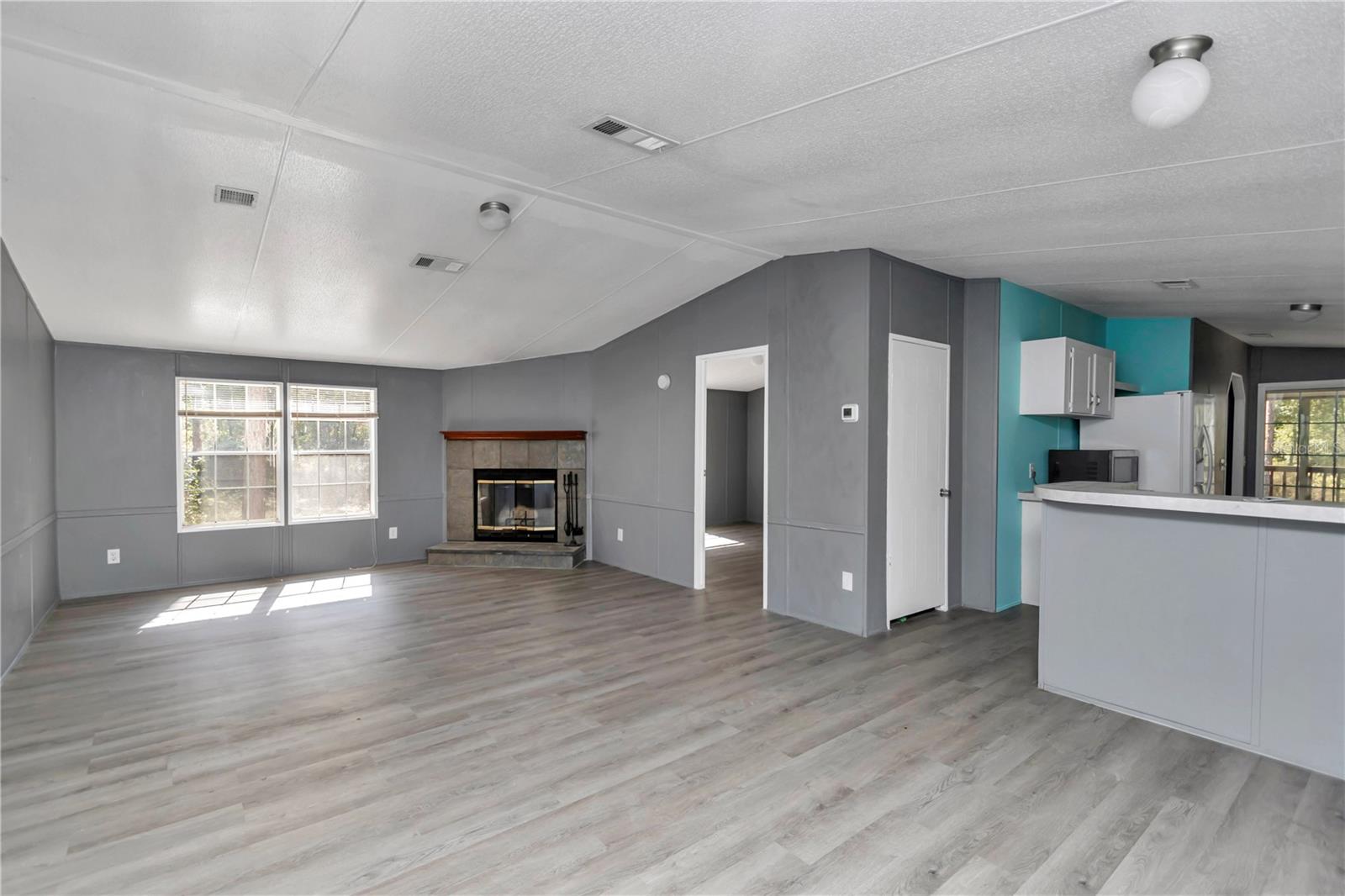 BRONSON HEIGHTS - Residential